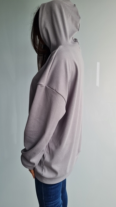 Maxi buzo de micro polar con capucha y bolsillos - She Indumentaria
