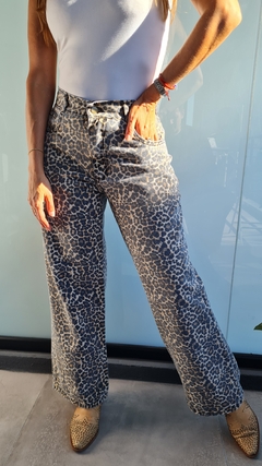 Imagen de Jean wide leg animal print rigido