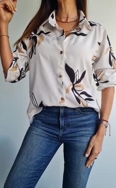 Camisa de poplin estampada manga larga rebatible a 3/4 - She Indumentaria