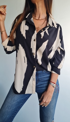 Camisa de poplin estampada manga larga rebatible a 3/4