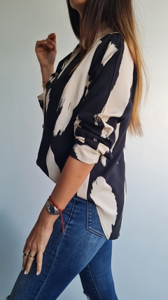 Camisa de poplin estampada manga larga rebatible a 3/4 - comprar online