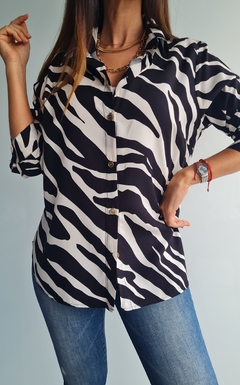 Camisa de poplin estampada manga larga rebatible a 3/4 en internet