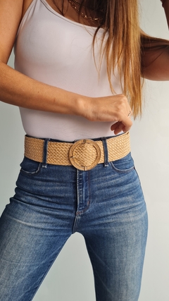 Cinturón simil Raffia hebilla con dorado en internet