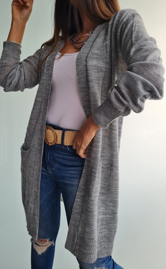 Saco largo con bolsillos y trenzado al frente de lana sintetica - tienda online