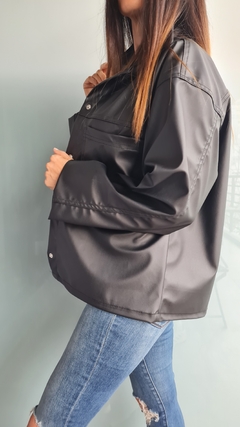 Chaqueta eco cuero elastizada x talle