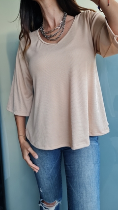 Remera manga 3/4 en morley satinado con tira atrás - tienda online