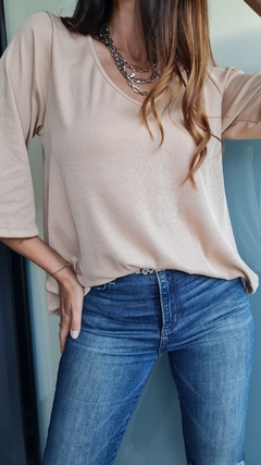 Remera manga 3/4 en morley satinado con tira atrás
