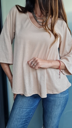 Remera manga 3/4 en morley satinado con tira atrás - comprar online