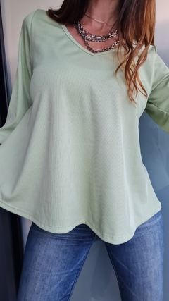 Remera manga 3/4 en morley satinado con tira atrás - comprar online