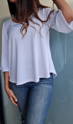 Remera manga 3/4 en morley satinado con tira atrás