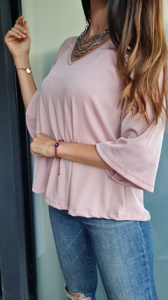 Remera manga 3/4 en morley satinado con tira atrás - tienda online