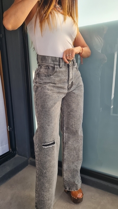 Jean wide leg gris con rotura rígido - tienda online