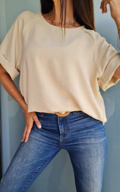 Blusa de Cey con spandex mangas cortas cuello redondo