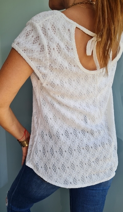 Blusa de broderie rustico con tira para atar en espalda