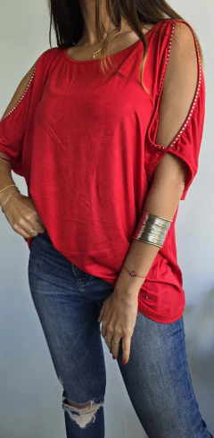 Remeron amplio de modal viscosa manga tipo murcielago hombro descubierto con tachitas