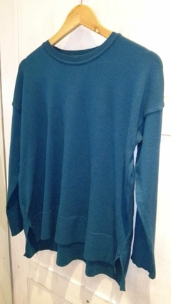 Sweater de bremer cuello redondo amplio con tajitos laterales en internet