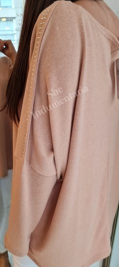 Remeron/ Sweater de lanilla con tachitas