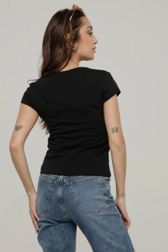 ALH REMERA AURA CON ESTAMPA AL (32633) en internet