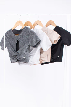 Imagen de CLK REMERA VANDA NUDO (29723)