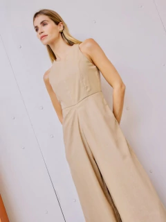 Macacão stela camel na internet