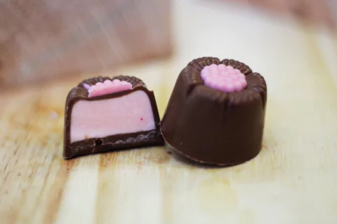 BOMBOM MOUSSE DE MORANGO