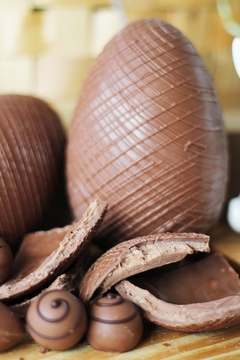 OVO TRUFADO DE CHOCOLATE BELGA AO LEITE - 350g