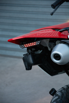 Imagen de Luz Trasera Moto 20 Leds Con Giros Enduro Peaklight