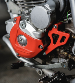 Imagen de Cubre Tapas del Motor + Cubre Piñon Honda Tornado Wirtz Racing