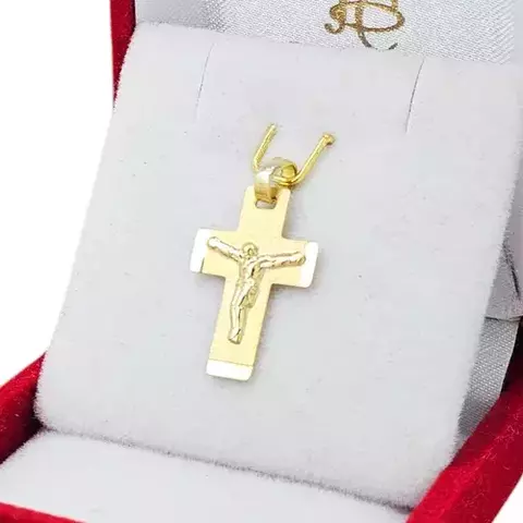 Dije Cruz Oro 18kts Con Cristo En Relieve CR69 7x19 Mm C1454 - comprar online