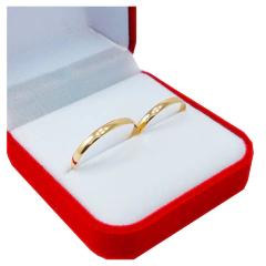 ALIANZAS ORO 18K 1.5 GRAMOS EL PAR Y ESTUCHE DE PANA en internet