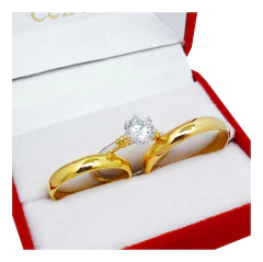 ALIANZAS ORO 18K 4.5 GRAMOS EL PAR GRABADO CON CINTILLO PLATA Y ORO Y ESTUCHE DE PANA