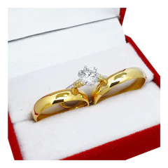 ALIANZAS ORO 18K 6.5 GRAMOS EL PAR GRABADO CON CINTILLO PLATA Y ORO Y ESTUCHE DE PANA