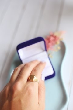 Sello Oro Rojo 18k Grabado Estuche Incluido 2.4 Gramos en internet