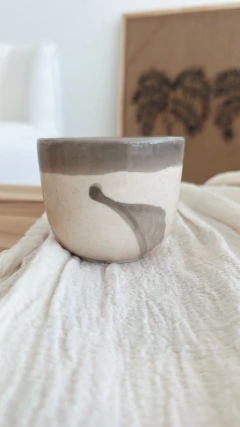 CUENCO CRUDO BORDE GRIS en internet