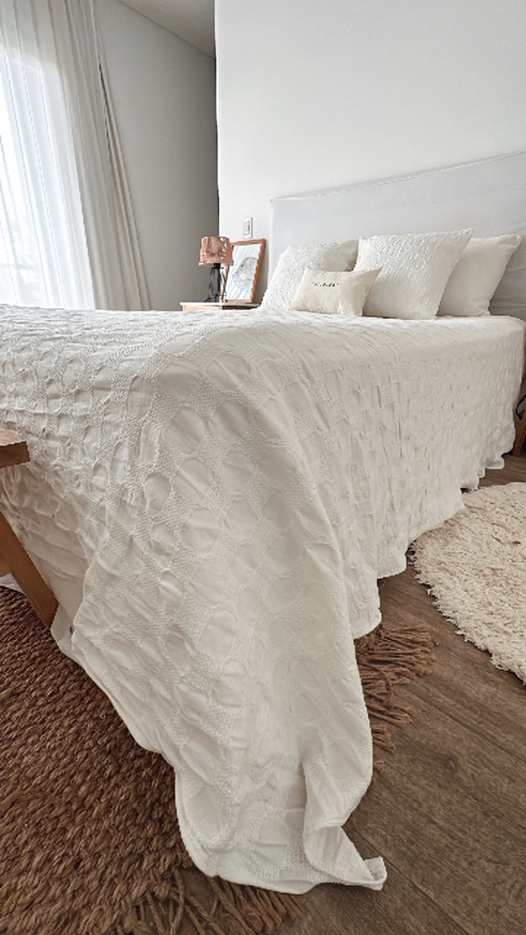 CUBRECAMA AJEDREZ NATURAL - 260X260 CMS