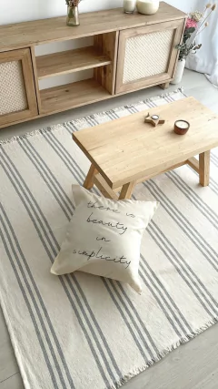 ALFOMBRA LIVINA/MANTA OLGA 100% ALGODON - CRUDA 3 RAYAS GRIS - HENA & CO.