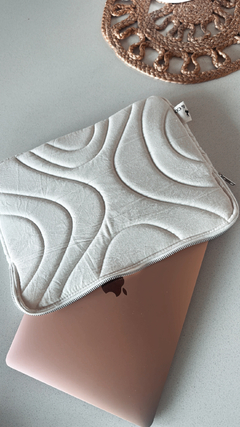 FUNDA NOTEBOOK CURVA HENA - comprar online