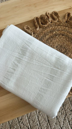 MANTA BRIGITTE LINEAS GRIS BIEN CLARAS - 150X200 CMS - HENA & CO.