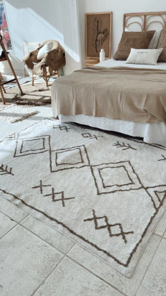 Imagen de ALFOMBRA DE LA INDIA RUNAS TIERRA (ver medidas)