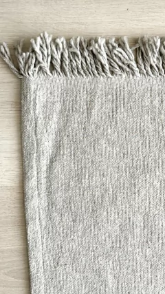 ALFOMBRA LIVIANA/MANTA JUANA 100% ALGODON - GRIS - HENA & CO.