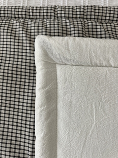 PILLOW REVERISIBLE CUADRILLE Y OFF WHITE - 70X190 CMS en internet