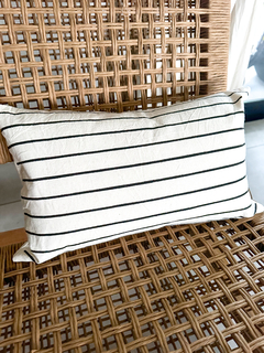 ALMOHADON LINEAS - 25X40 CMS