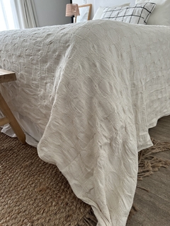 CUBRECAMA AJEDREZ NATURAL - 170X260 CMS en internet