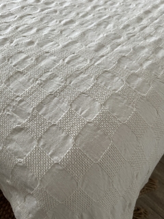 CUBRECAMA AJEDREZ NATURAL - 170X260 CMS - HENA & CO.