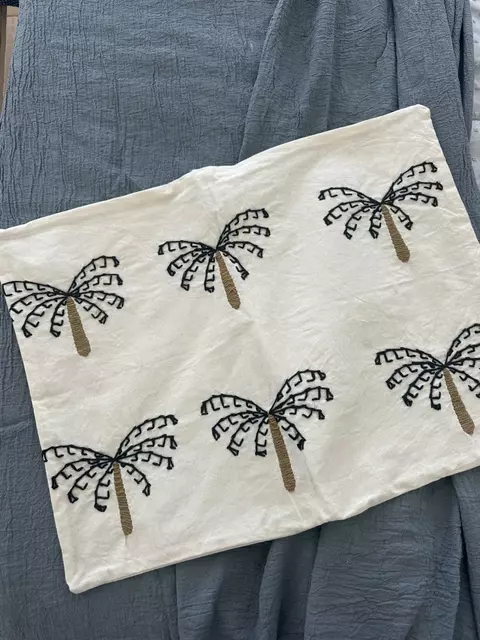 REVENTON FUNDA BORDADA 6 PALMERAS NEGRAS - 45X45 - comprar online