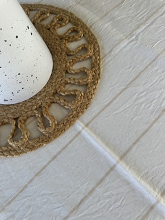 MANTEL ISABEL OFF WHITE LINEAS ARENA - 150X300 CMS