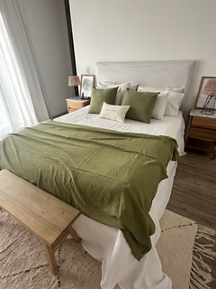 PIE DE CAMA ANI - OLIVA