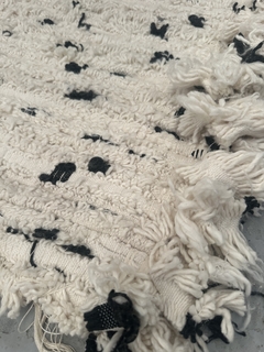 ALFOMBRA CAMILA CRUDA CON NEGRO - 60X110 CMS - comprar online