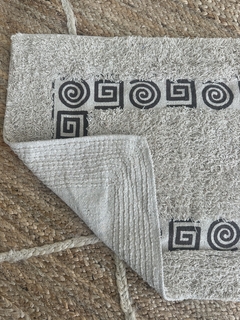 ALFOMBRA DE BAÑO BEIGE ESTAMPADA (ver modelos) en internet