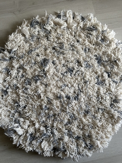 SOPHIE REDONDA CRUDO CON HILOS GRISES - 70 CMS